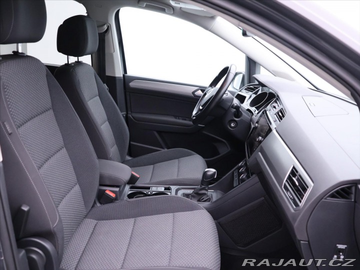 Volkswagen Touran 1,5 TSI 110kW DSG CZ Navi 2021