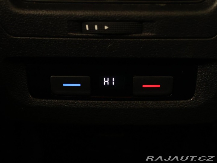 Volkswagen Touran 1,5 TSI 110kW DSG CZ Navi 2021