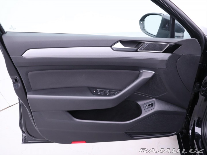 Volkswagen Passat 2,0 TDI 140kW DSG Busines 2019