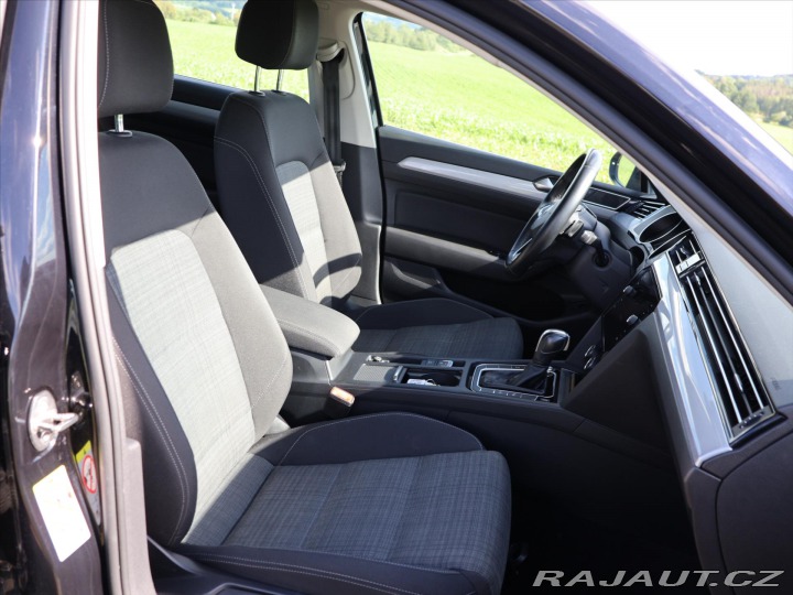 Volkswagen Passat 2,0 TDI 140kW DSG LED Bus 2019