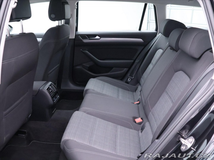 Volkswagen Passat 2,0 TDI 140kW DSG Busines 2019
