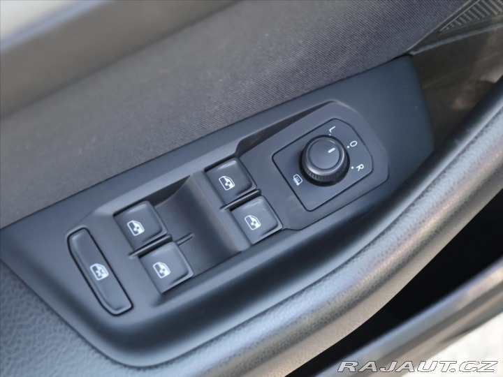 Volkswagen Passat 2,0 TDI 140kW DSG LED Bus 2019