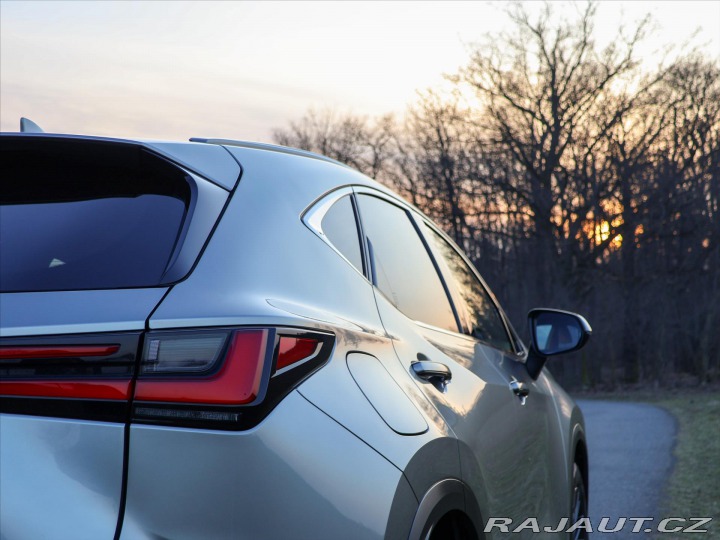 Lexus Ostatní modely NX 450h plus 2,5 4×4 E-FOUR Executive 2023