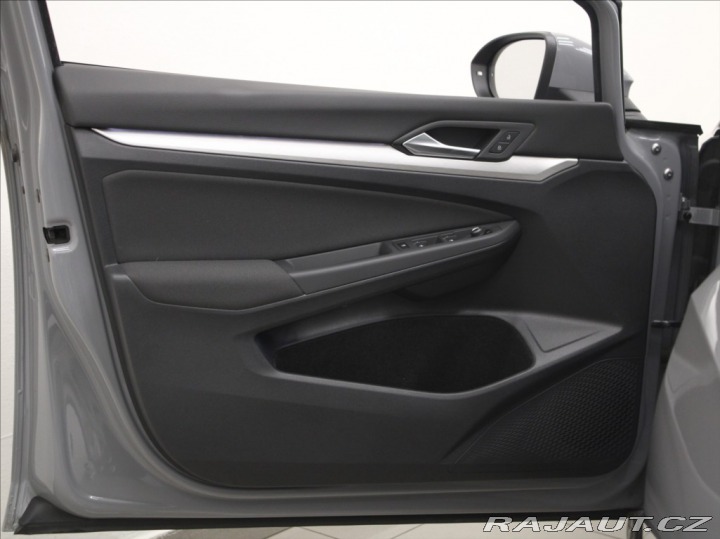 Volkswagen Golf 1,0 TSi 81kW Life ČR 127t 2021