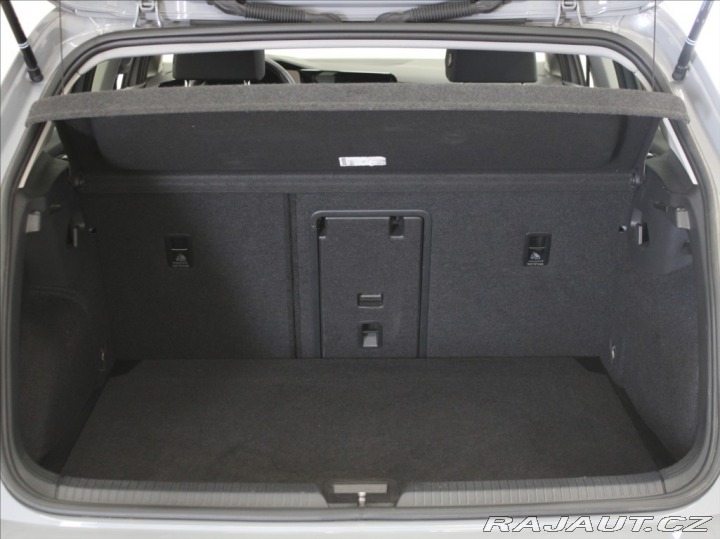Volkswagen Golf 1,0 TSi 81kW Life ČR 127t 2021