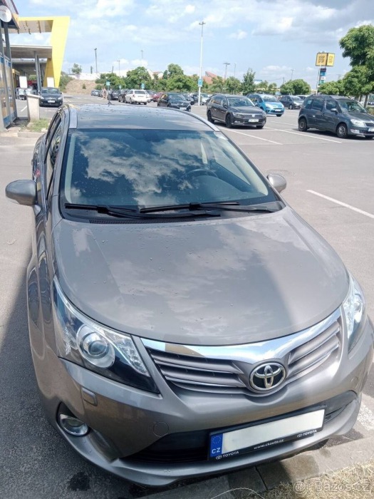 Toyota Avensis 2,0   Prodám
