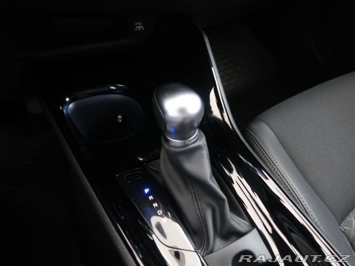 Toyota C-HR 1.8,Hybrid,CZ,1Maj,Style 2023