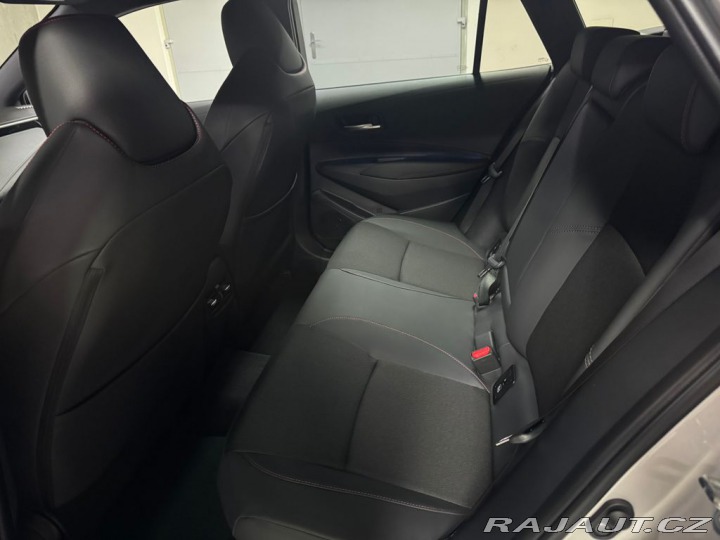 Toyota Corolla GR SPORT Dynamic 2.0 Hybr 1800