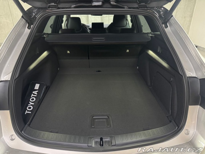 Toyota Corolla GR SPORT Dynamic 2.0 Hybr 1800