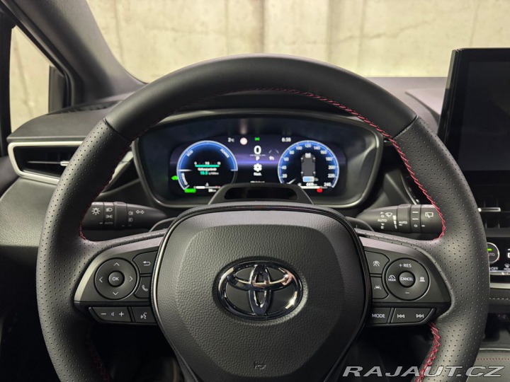 Toyota Corolla GR SPORT Dynamic 2.0 Hybr 1800