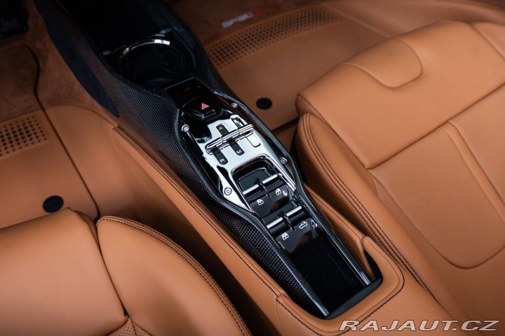 Ferrari SF90 Spider 2025