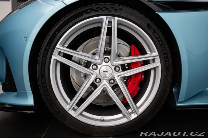 Aston Martin DB12 Volante 2024