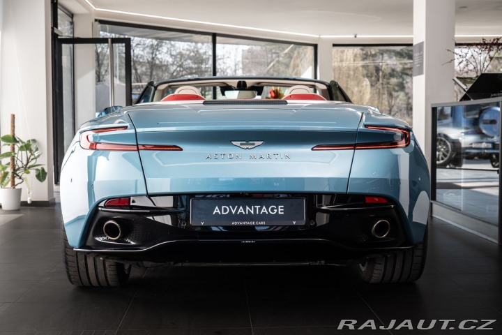 Aston Martin DB12 Volante 2024