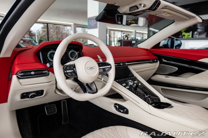 Aston Martin DB12 Volante 2024