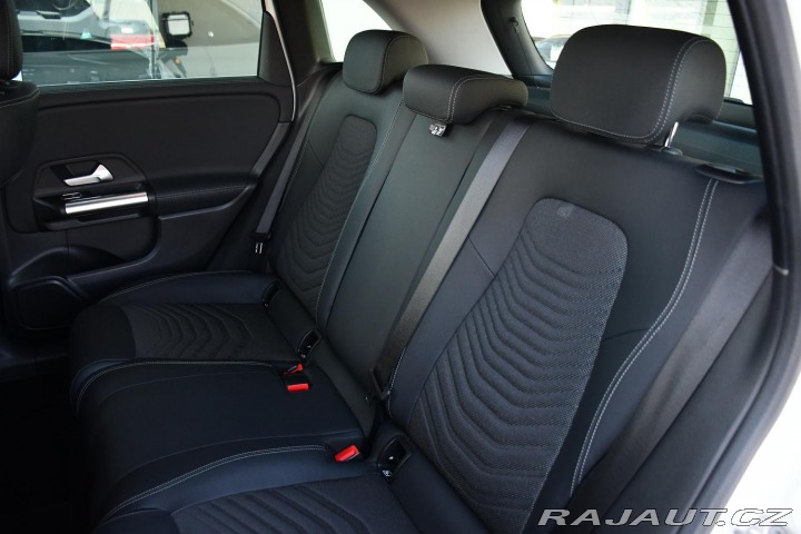 Mercedes-Benz B 200 2025