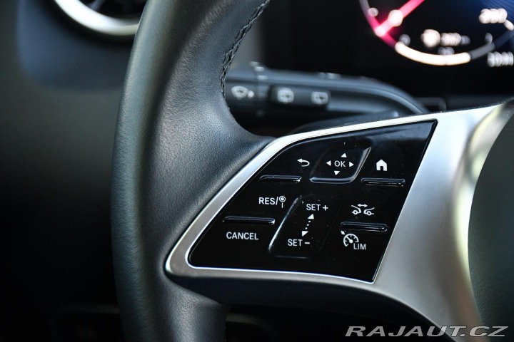 Mercedes-Benz B 200 ZÁRUKA CARPLAY KAMERA 2025