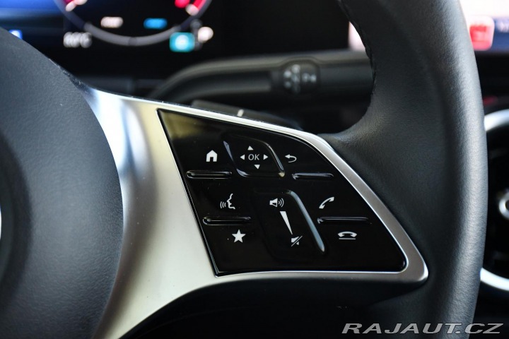 Mercedes-Benz B 200 ZÁRUKA CARPLAY KAMERA 2025