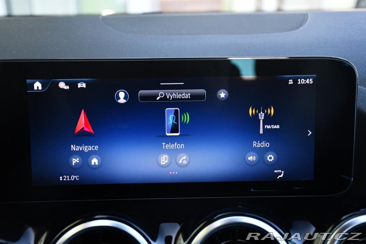 Mercedes-Benz B 200 ZÁRUKA CARPLAY KAMERA 2025