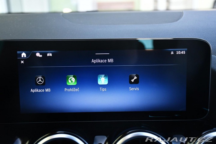 Mercedes-Benz B 200 ZÁRUKA CARPLAY KAMERA 2025