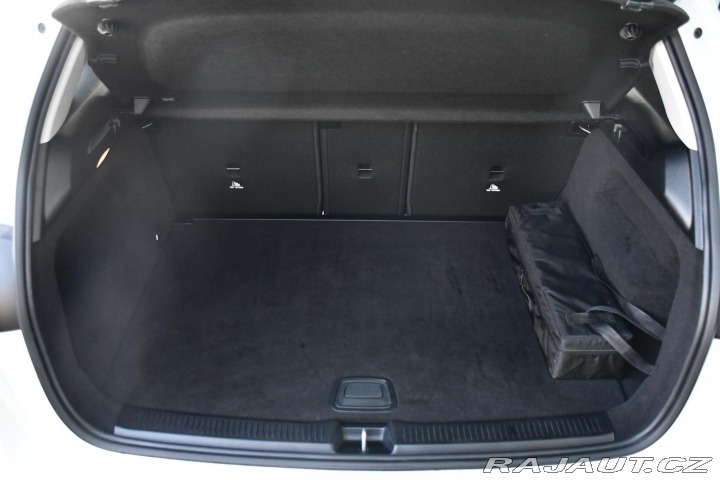 Mercedes-Benz B 200 ZÁRUKA CARPLAY KAMERA 2025