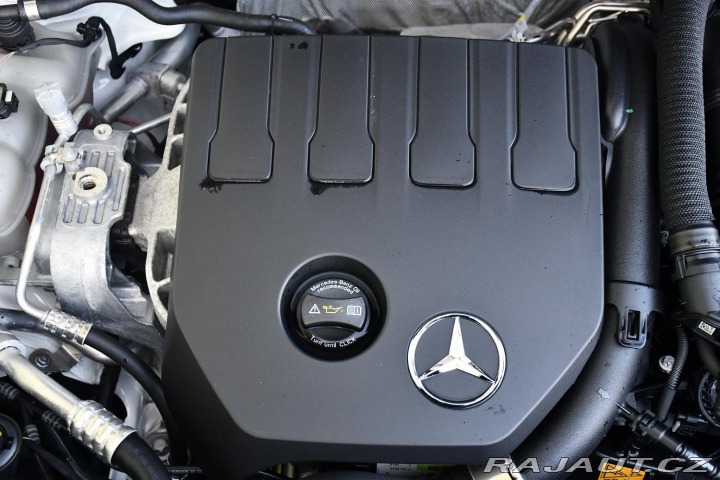 Mercedes-Benz B 200 ZÁRUKA CARPLAY KAMERA 2025