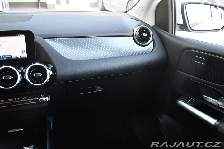 Mercedes-Benz B 200 2025