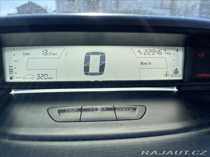 Citroën C4 1,6 HDi 80kw klima, dobrý 2005