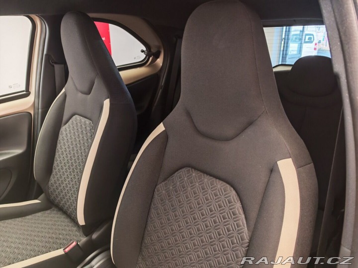 Toyota Aygo 1.0 x-play Style 2025