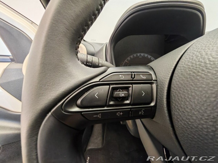 Toyota Aygo 1.0 x-play Style 2025