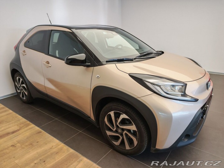 Toyota Aygo 1.0 x-play Style 2025