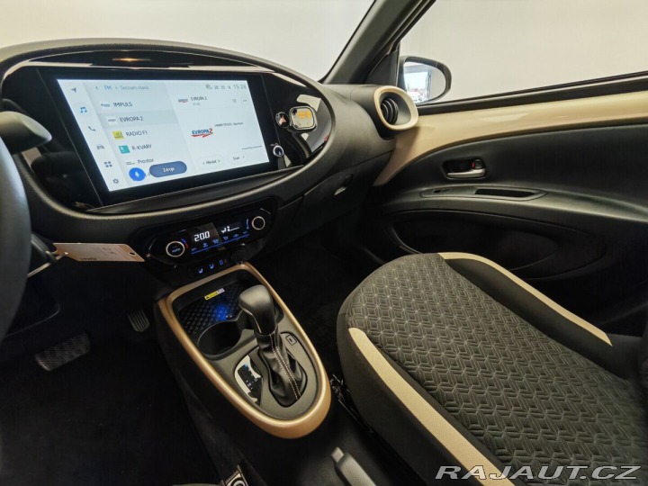 Toyota Aygo 1.0 x-play Style 2025