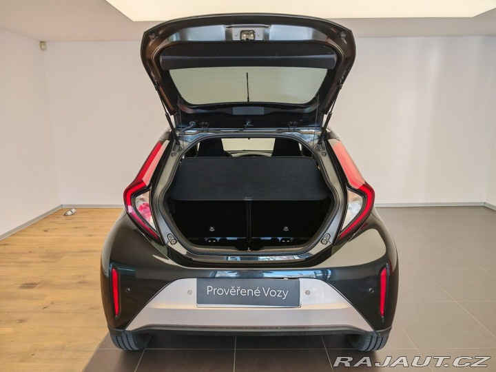Toyota Aygo 1.0 x-play Style 2025