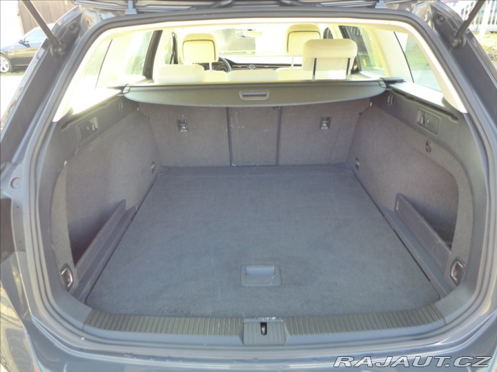 Volkswagen Passat 1,6 TDI COMFORTLINE NAVI 2015