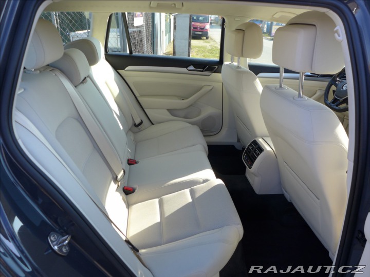 Volkswagen Passat 1,6 TDI COMFORTLINE NAVI 2015