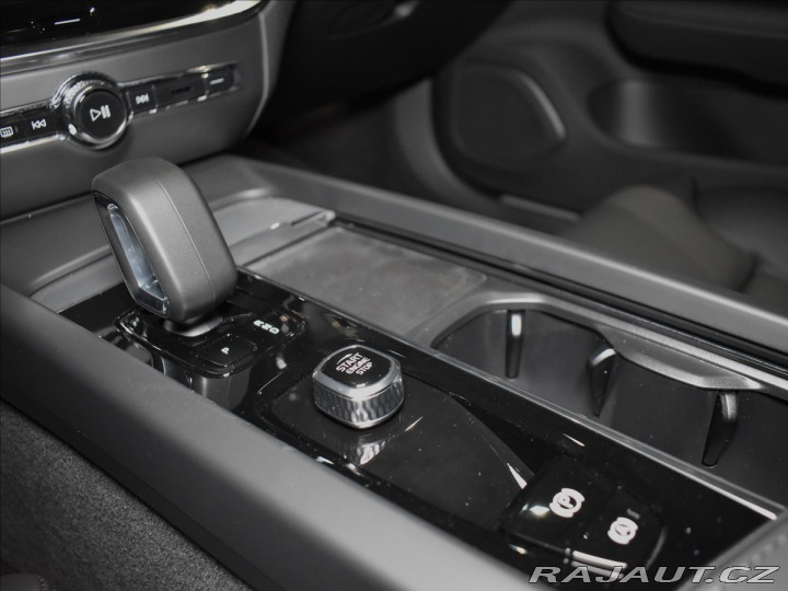 Volvo V60 2,0 B4  Plus dark 1800