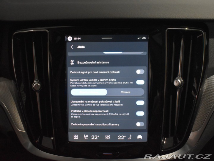 Volvo V60 2,0 B4  Plus dark 1800