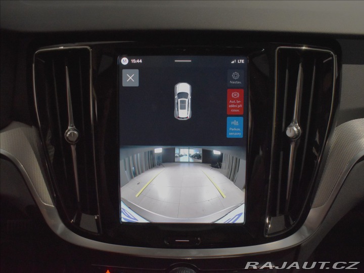 Volvo V60 2,0 B4  Plus dark 1800