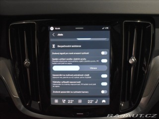 Volvo V60 2,0 B4  Plus dark 1800