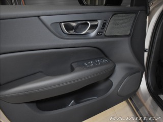 Volvo V60 2,0 B4  Plus dark 1800