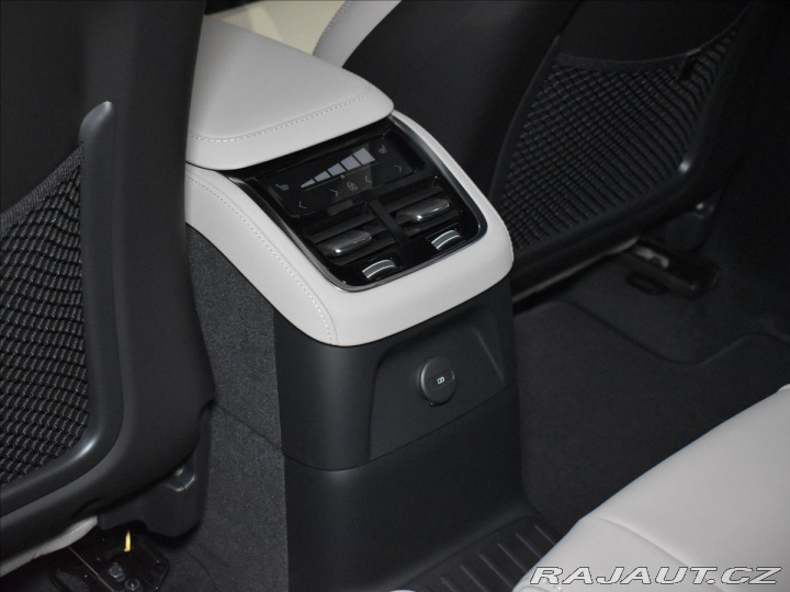 Volvo XC90 2,0 T8 Ultra Dark 2026