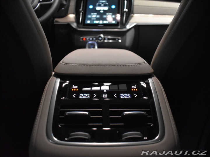 Volvo XC90 2,0 T8 Ultra Dark 2026