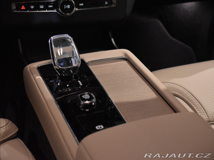 Volvo XC90 2,0 T8 Ultra Dark 2026