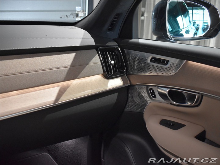 Volvo XC90 2,0 T8 Ultra Dark 2026