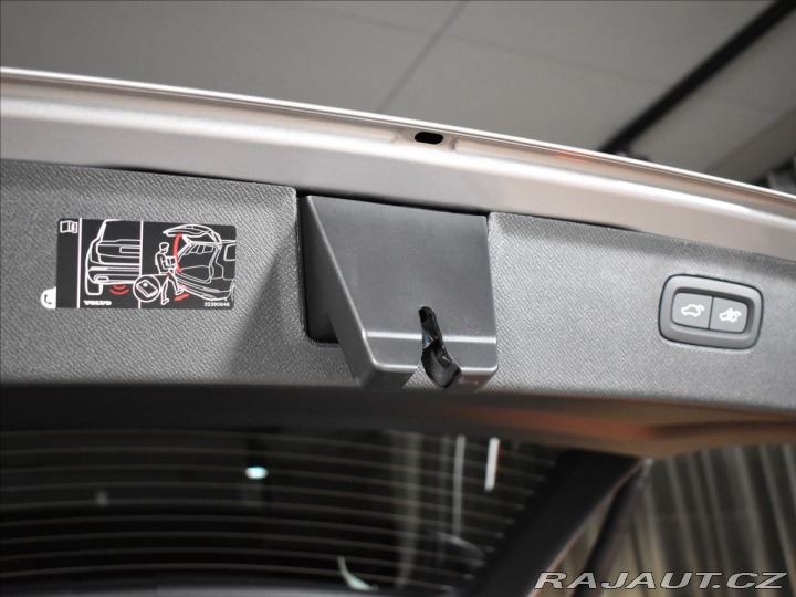 Volvo XC90 2,0 T8  Plus Dark 2026