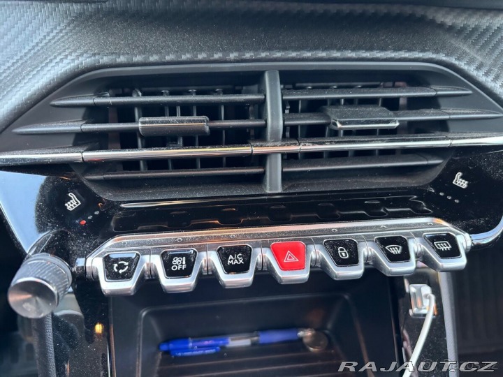 Peugeot 2008 1,2   benzin, rok 2021, 9 2021