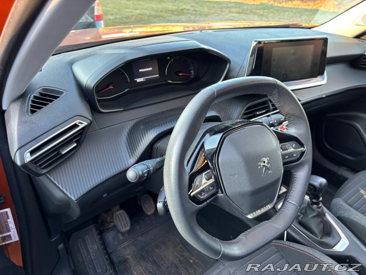 Peugeot 2008 1,2   benzin, rok 2021, 9 2021
