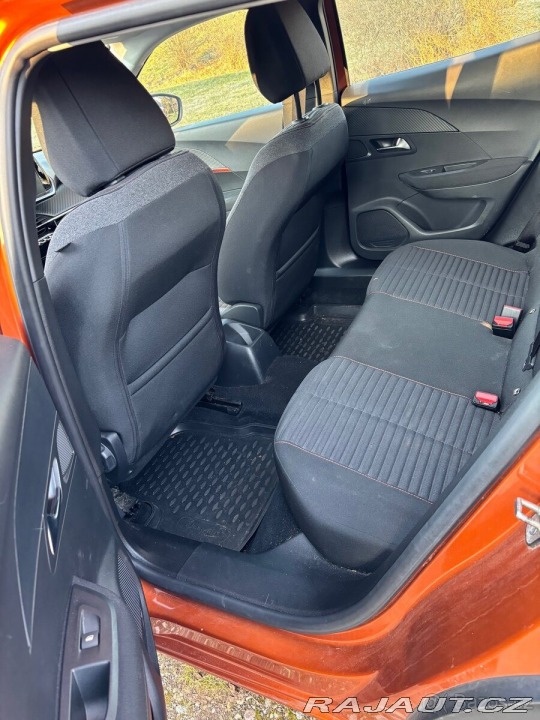 Peugeot 2008 1,2   benzin, rok 2021, 9 2021