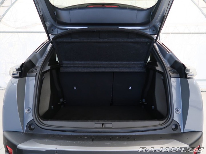 Peugeot 2008 1.2PureTech,74kW,ALLURE,M 1800