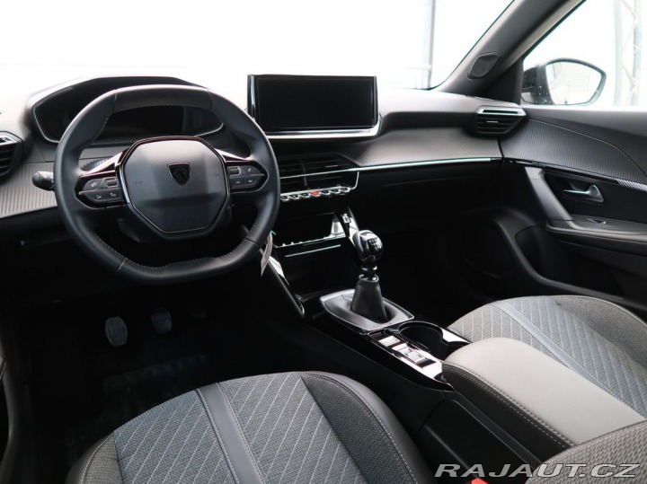 Peugeot 2008 1.2PureTech,74kW,ALLURE,M 1800