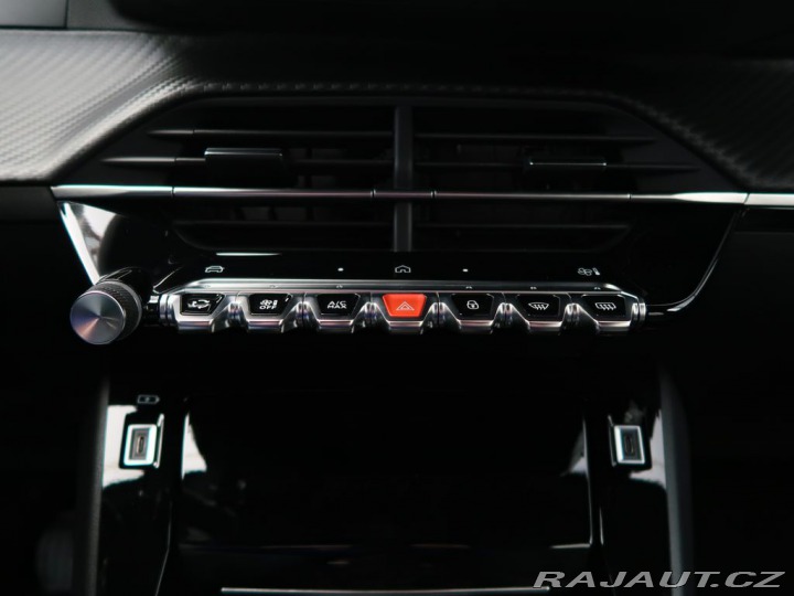 Peugeot 2008 1.2PureTech,74kW,ALLURE,M 1800